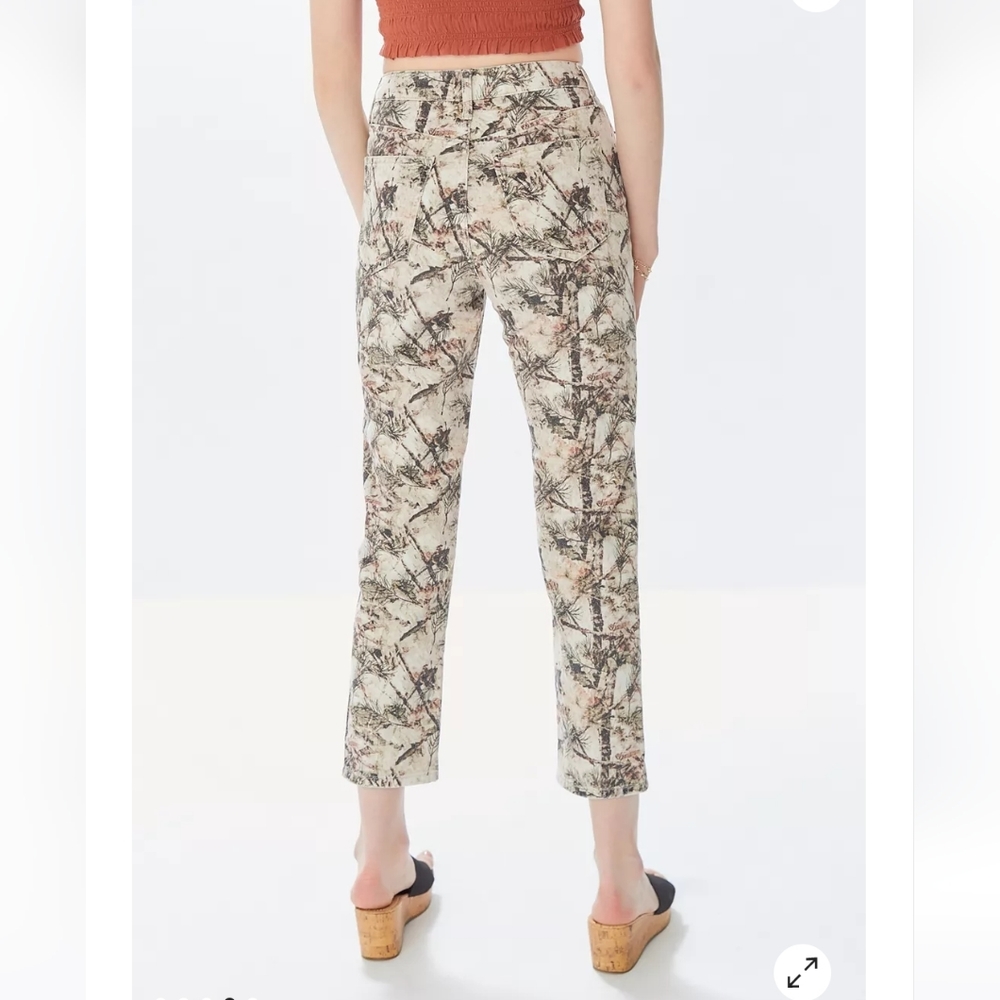 BDG forest camo print straight leg jeans realtree mossy oak nature pine tree